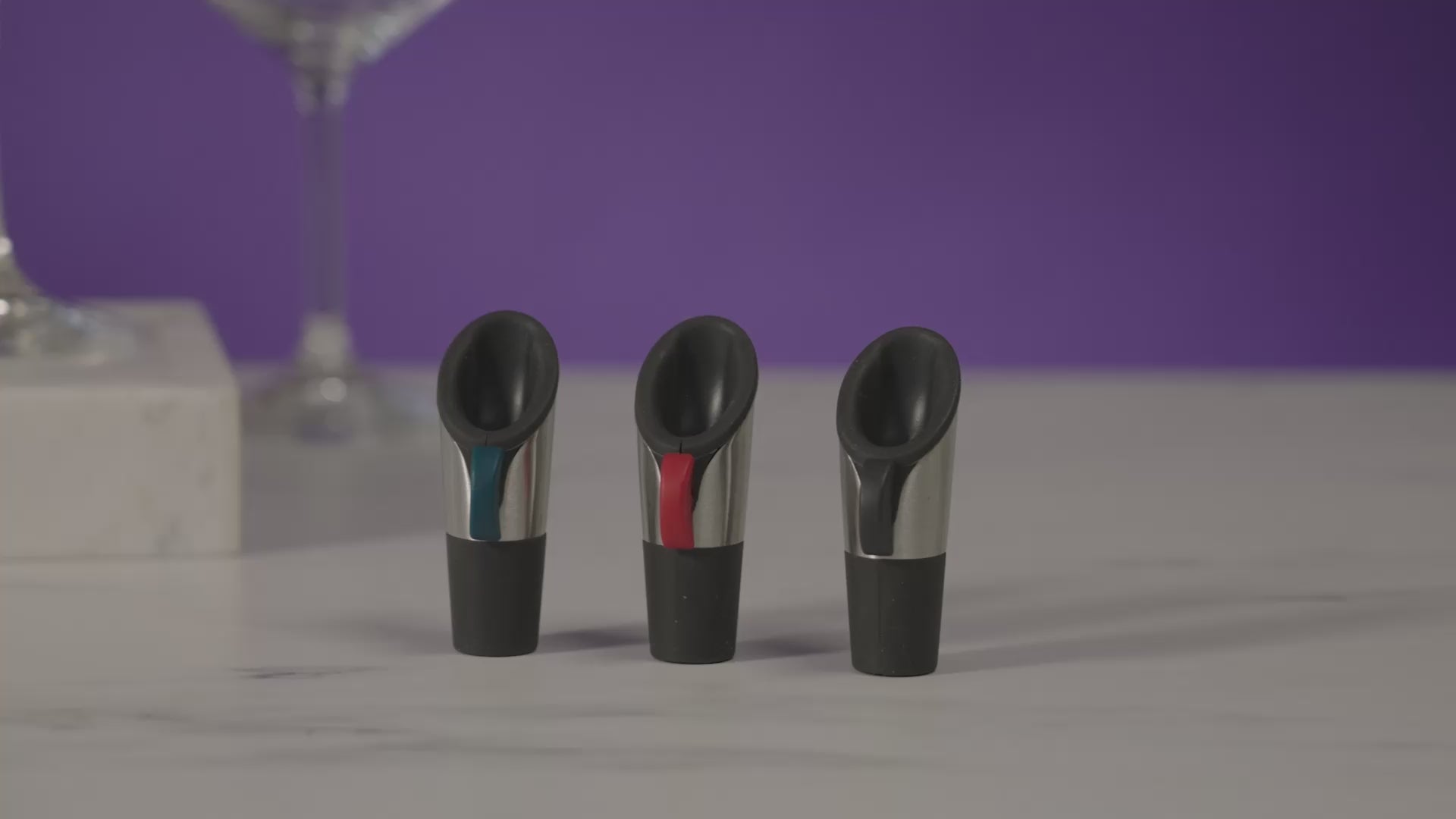 Wine Pourer and Stopper in Graphite